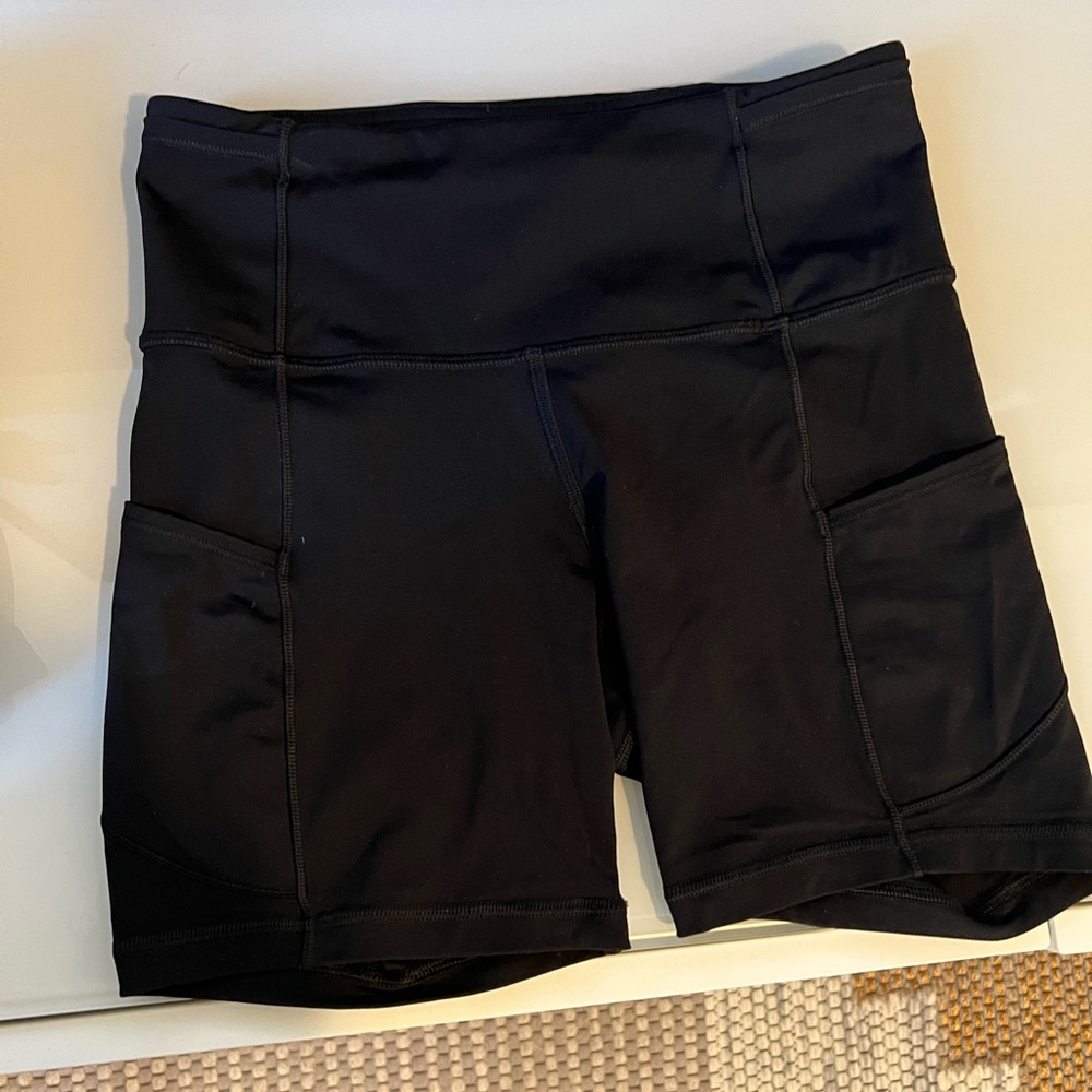 Lululemon Fast and Free High-Rise Short 6" sz 4 black - Picture 2 of 5